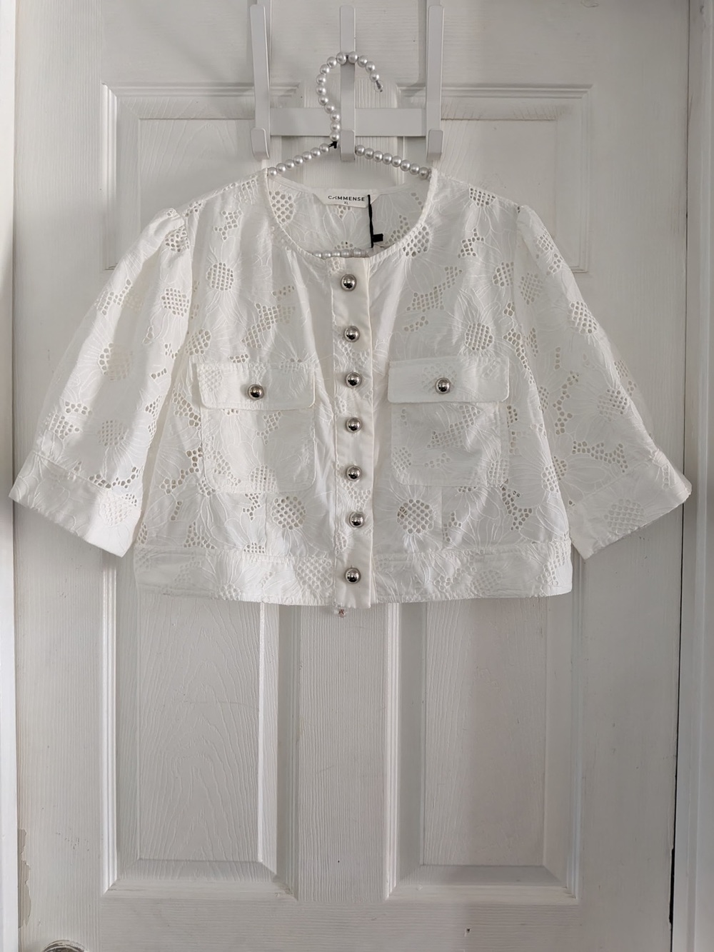 Commense Multi-Button Embroidery Shorts Set - Picture 9 of 14